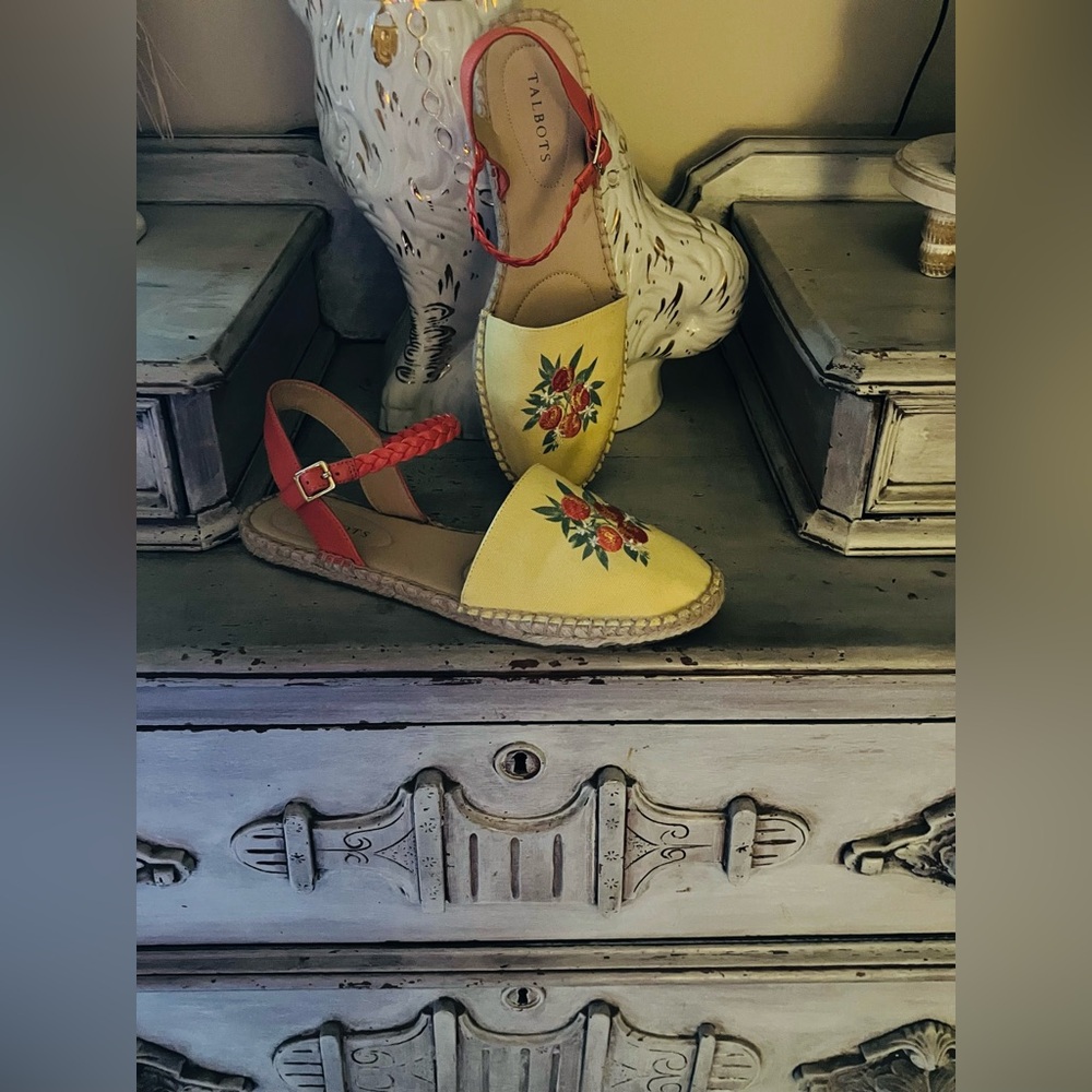 Talbots IZZY BRAID EMBROIDERED CANVAS ESPADRILLES 10M - Picture 3 of 11